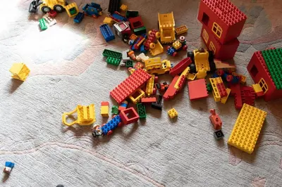 a bunch of lego toys sitting on a table at Jambo Pua in Alt Sankt Johann