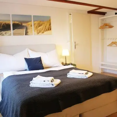 Completely renovated apartment near the train station and the center